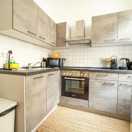Fullhouse - - Leonardo - 3 Bedrooms & Balcony Apartment Chemnitz