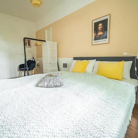 Fullhouse - - Leonardo - 3 Bedrooms & Balcony