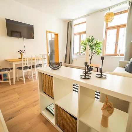 Fullhouse - - Leonardo - 3 Bedrooms & Balcony Chemnitz