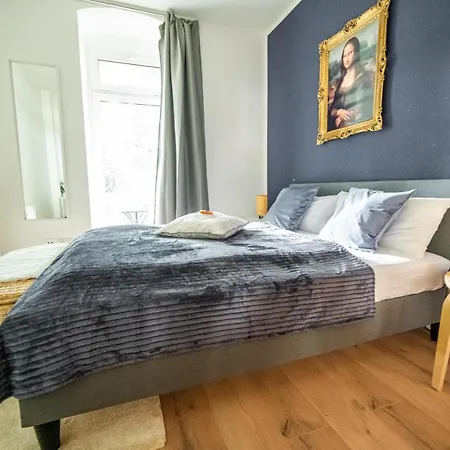 Apartment Fullhouse - - Leonardo - 3 Bedrooms & Balcony *