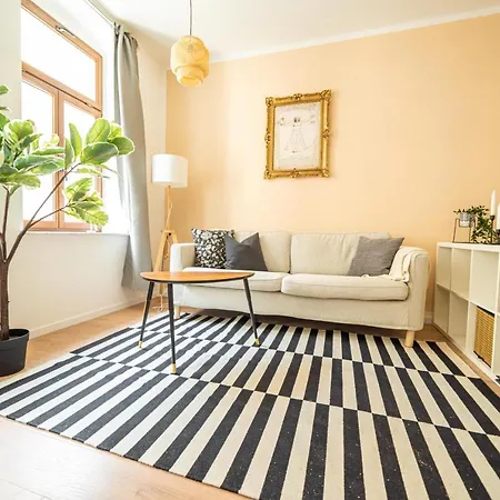 Fullhouse - - Leonardo - 3 Bedrooms & Balcony Chemnitz