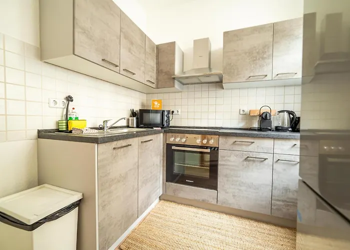 Fullhouse - - Leonardo - 3 Bedrooms & Balcony Apartment Chemnitz