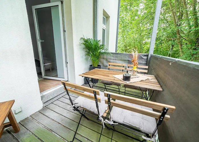 Fullhouse - - Leonardo - 3 Bedrooms & Balcony * Chemnitz