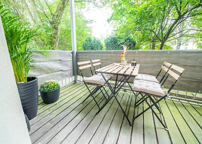 Fullhouse - - Leonardo - 3 Bedrooms & Balcony Apartment