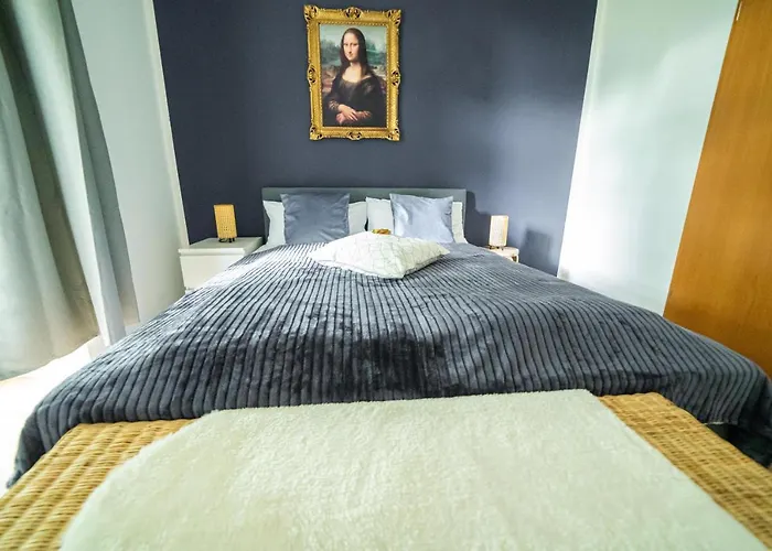 Fullhouse - - Leonardo - 3 Bedrooms & Balcony Apartment