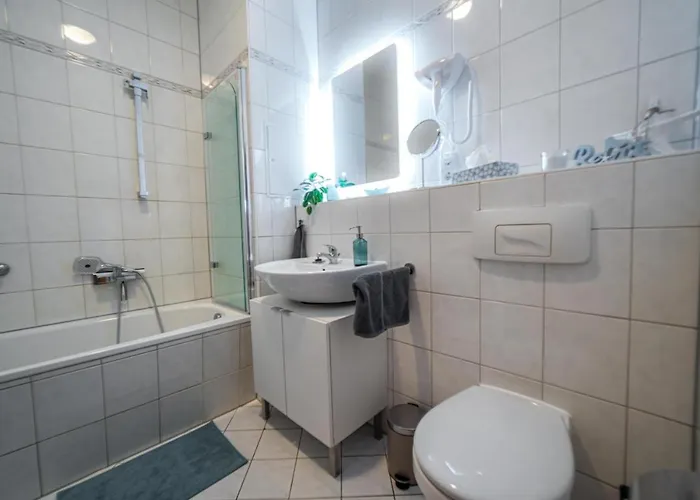 Apartment Fullhouse - - Leonardo - 3 Bedrooms & Balcony *