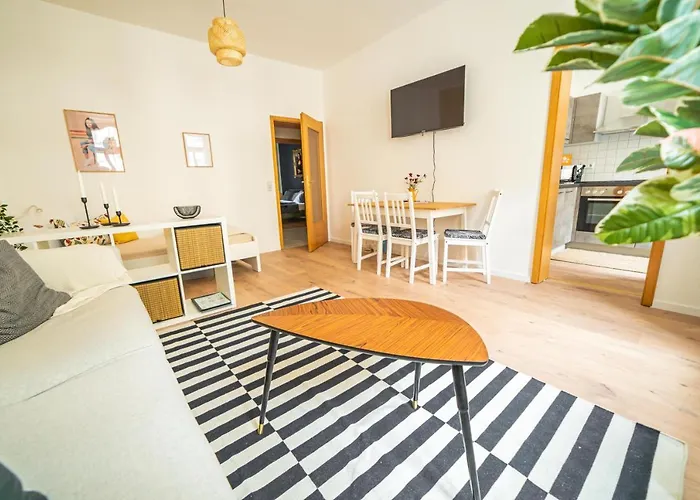 Apartment Fullhouse - - Leonardo - 3 Bedrooms & Balcony