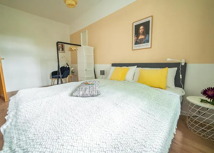 Fullhouse - - Leonardo - 3 Bedrooms & Balcony