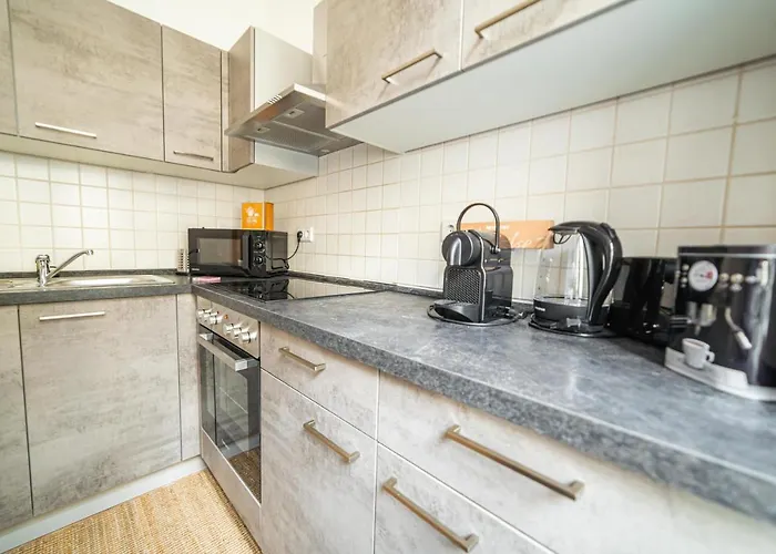 Apartment Fullhouse - - Leonardo - 3 Bedrooms & Balcony *