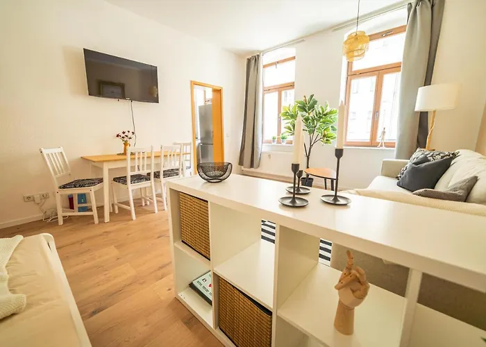 Fullhouse - - Leonardo - 3 Bedrooms & Balcony Chemnitz