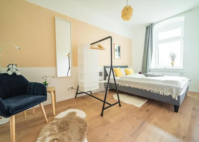 Fullhouse - - Leonardo - 3 Bedrooms & Balcony Apartment