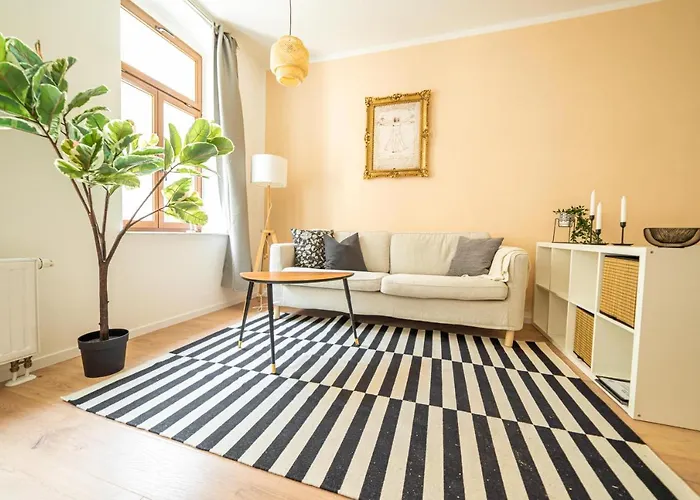 Fullhouse - - Leonardo - 3 Bedrooms & Balcony Chemnitz