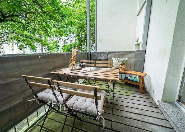 Fullhouse - - Leonardo - 3 Bedrooms & Balcony Apartment